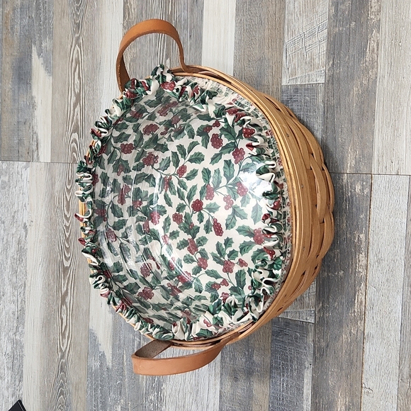 Longaberger Round Basket - Picture 2 of 6